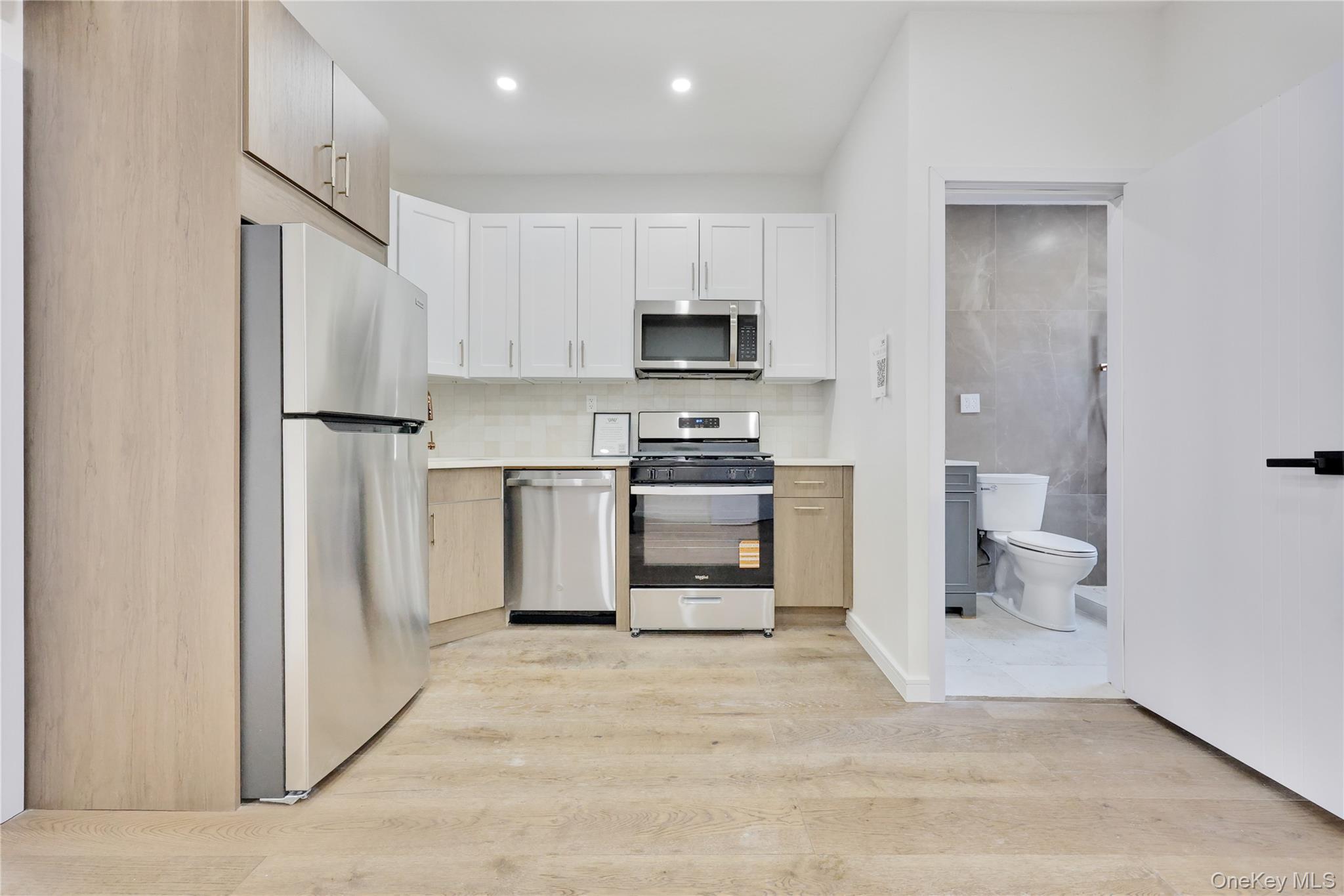 Single Family East 221 Bronx, NY 10469, MLS-956380-4