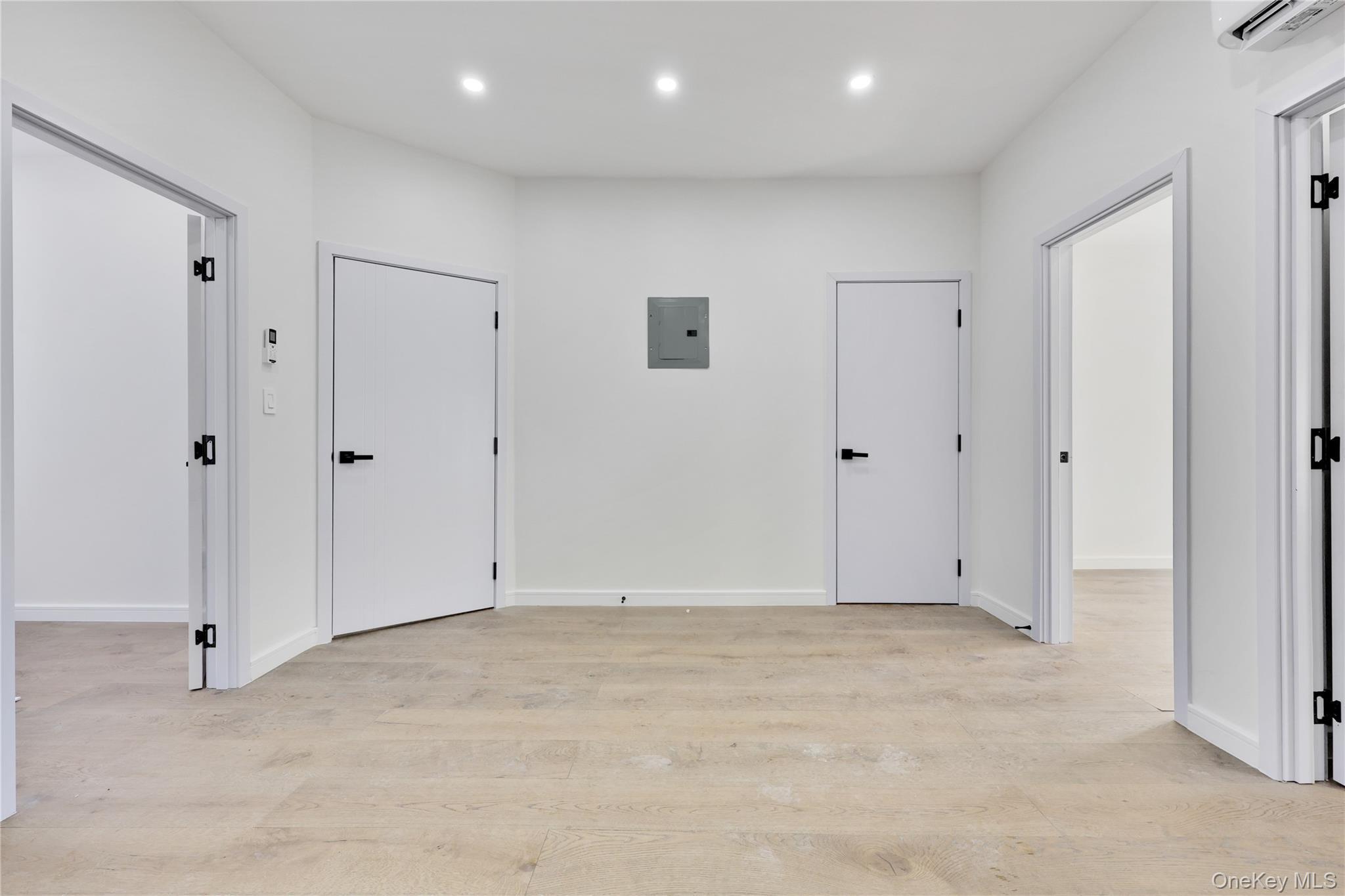 Single Family East 221 Bronx, NY 10469, MLS-956380-5