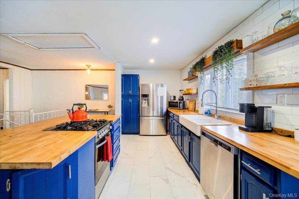 Single Family Overlook  Sullivan County, NY 12788, MLS-956385-14