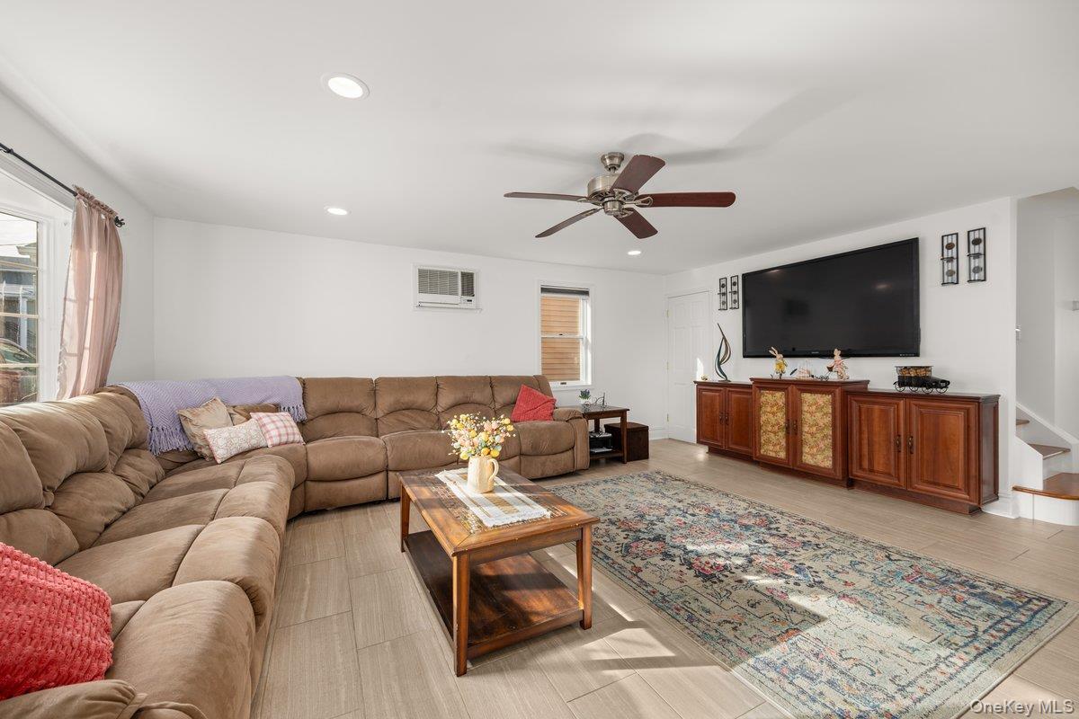 Single Family 13th  Queens, NY 11693, MLS-956409-2