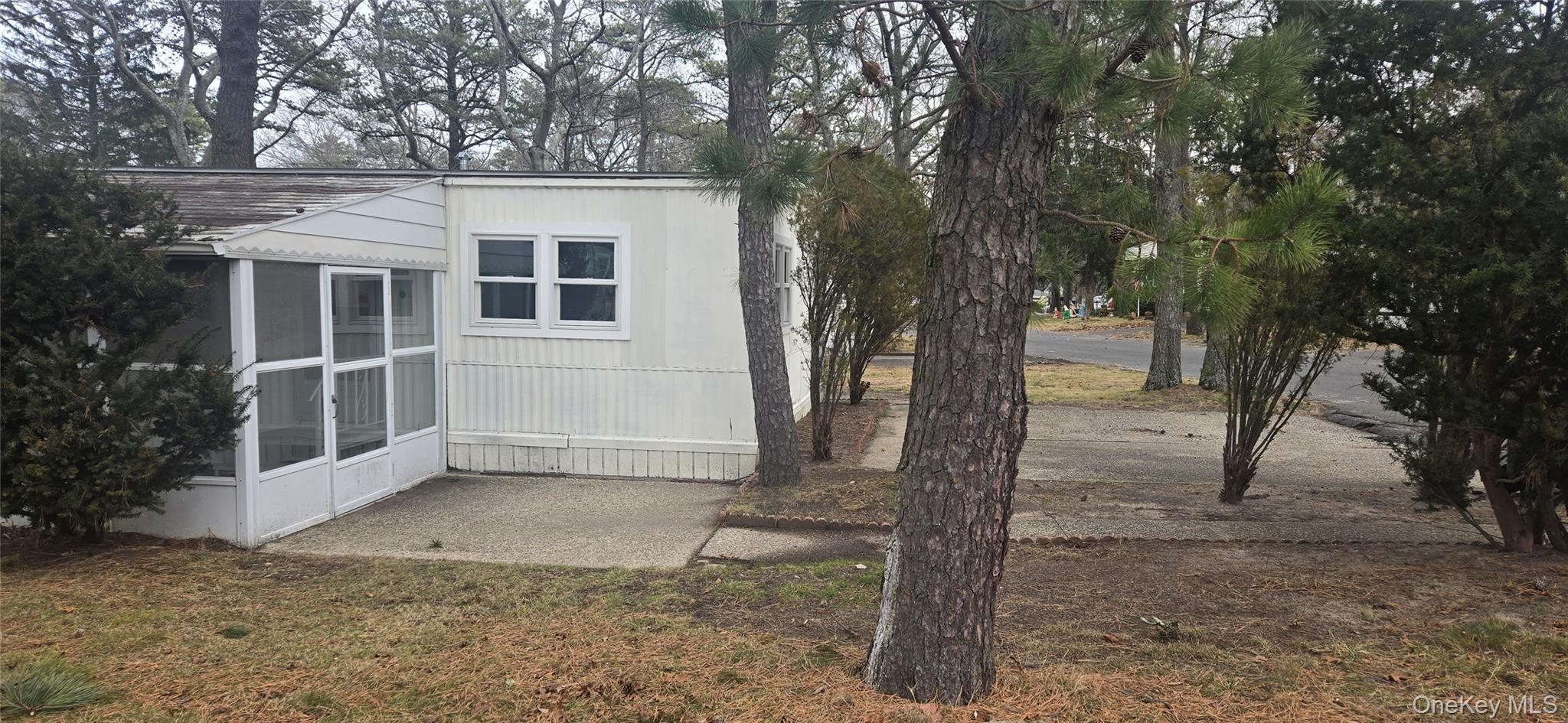 Single Family Riverleigh Ave Unit 116  Suffolk County, NY 11901, MLS-956516-2