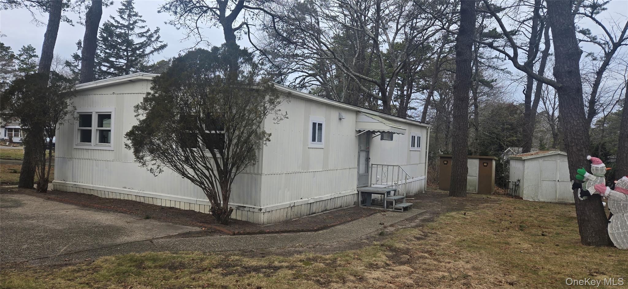 Single Family Riverleigh Ave Unit 116  Suffolk County, NY 11901, MLS-956516-3