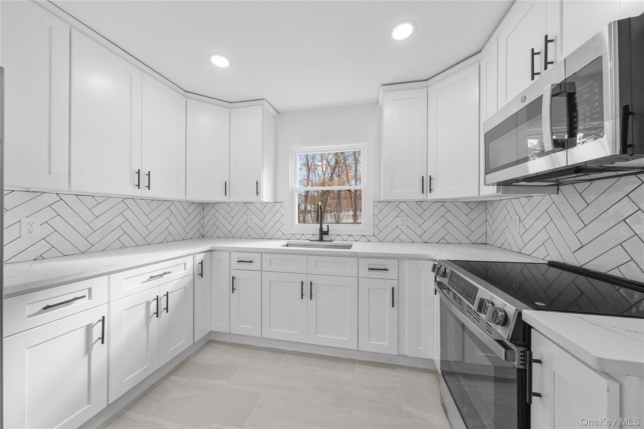 Single Family Carr  Suffolk County, NY 11727, MLS-956563-8