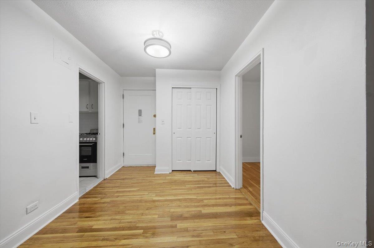 Apartment Bronx  Bronx, NY 10467, MLS-956717-11