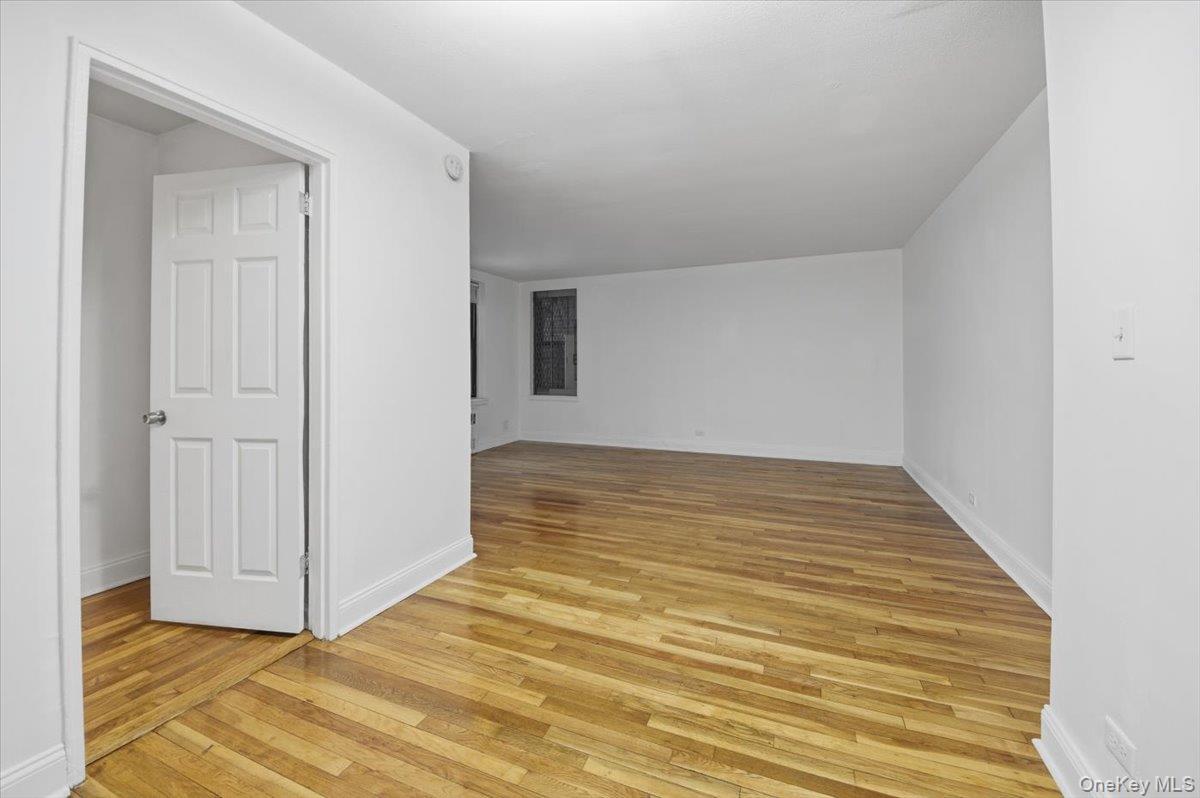 Apartment Bronx  Bronx, NY 10467, MLS-956717-8