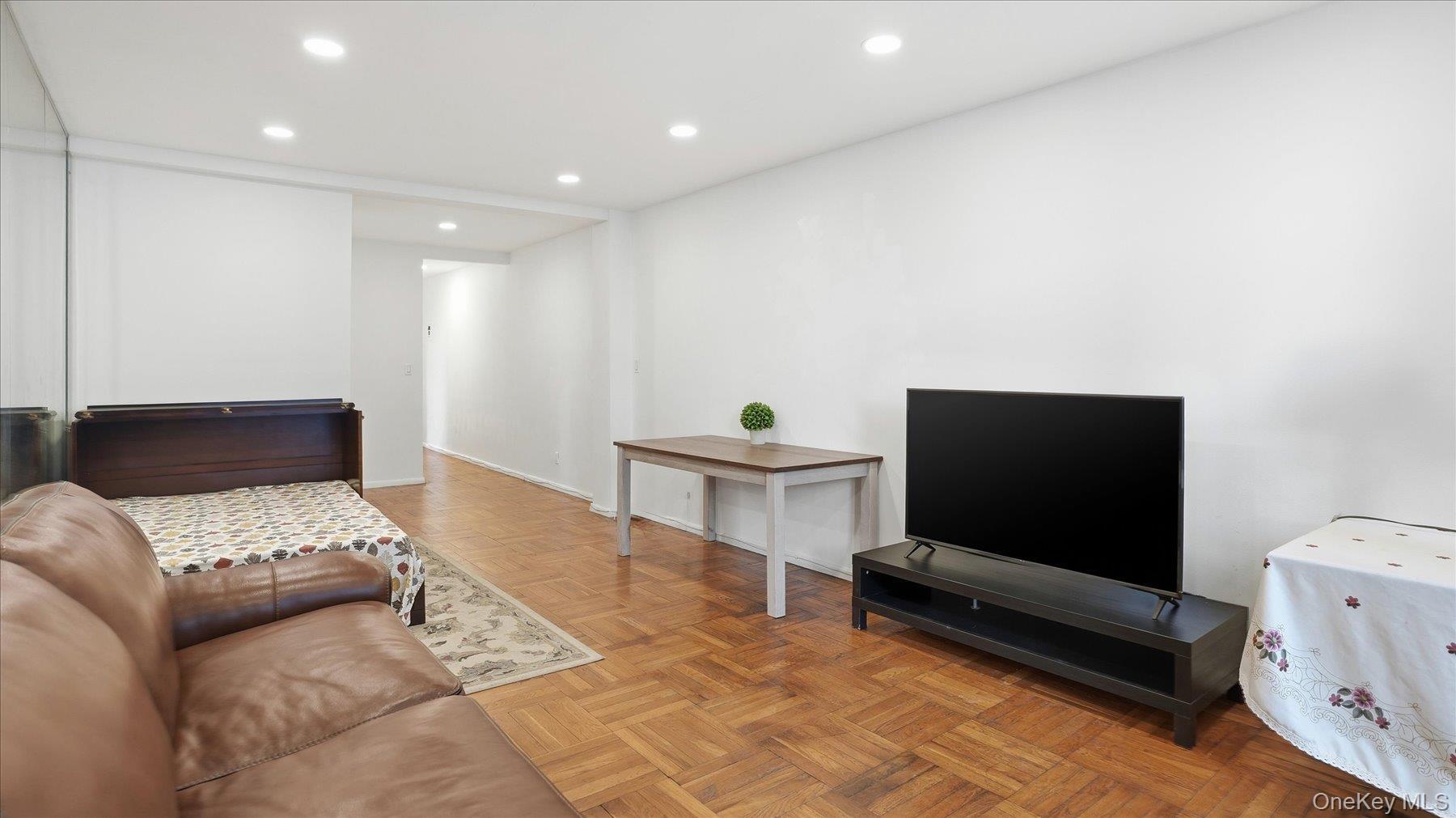 Coop Grace Nassau County, NY 11021, MLS-956719-6