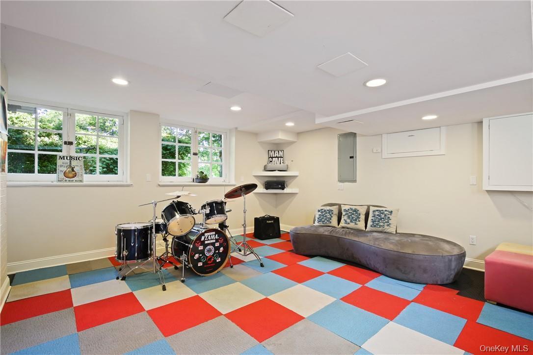 Single Family Sarosca Farm Lane  Westchester County, NY 10577, MLS-956753-27