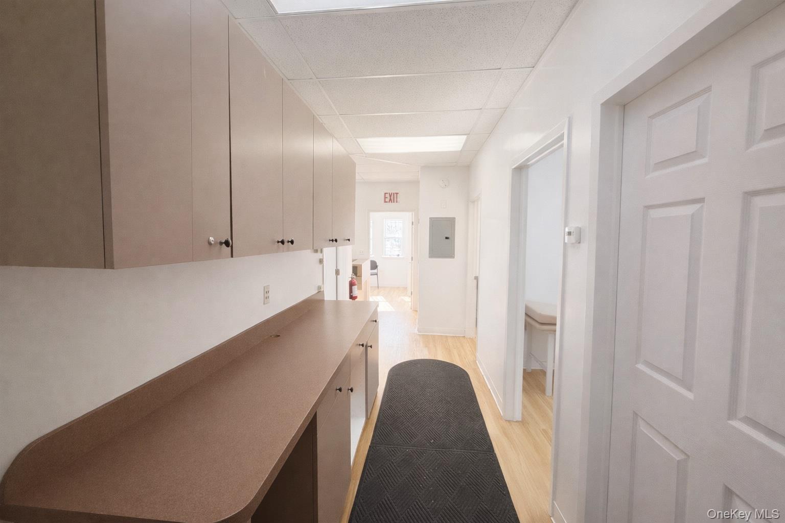 Commercial Lease Pelham  Bronx, NY 10469, MLS-956784-13