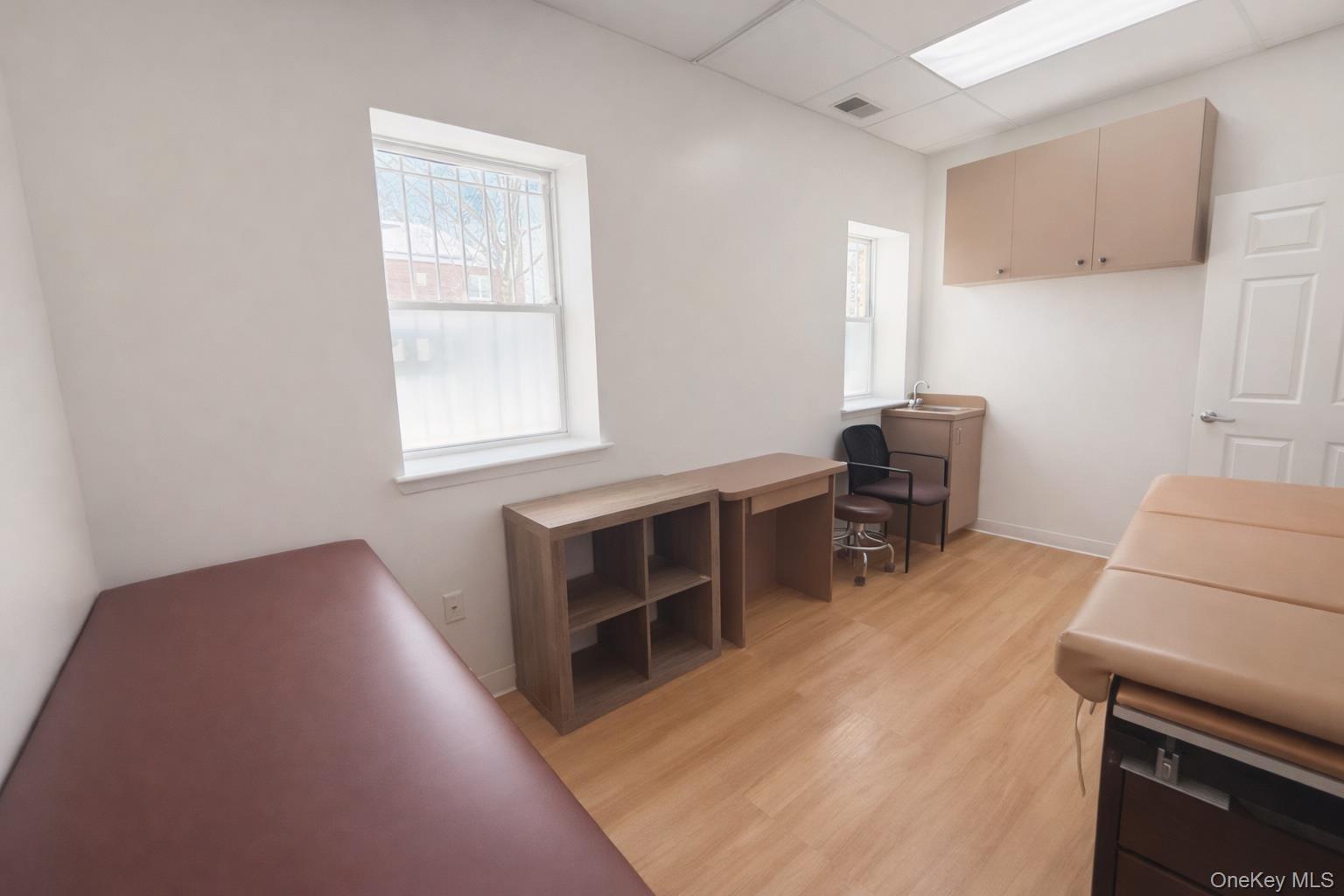 Commercial Lease Pelham  Bronx, NY 10469, MLS-956784-14