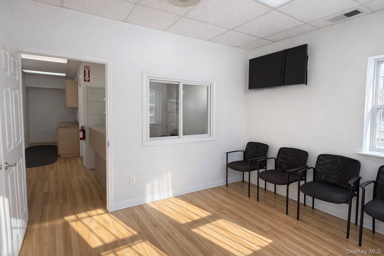 Commercial Lease Pelham  Bronx, NY 10469, MLS-956784-2