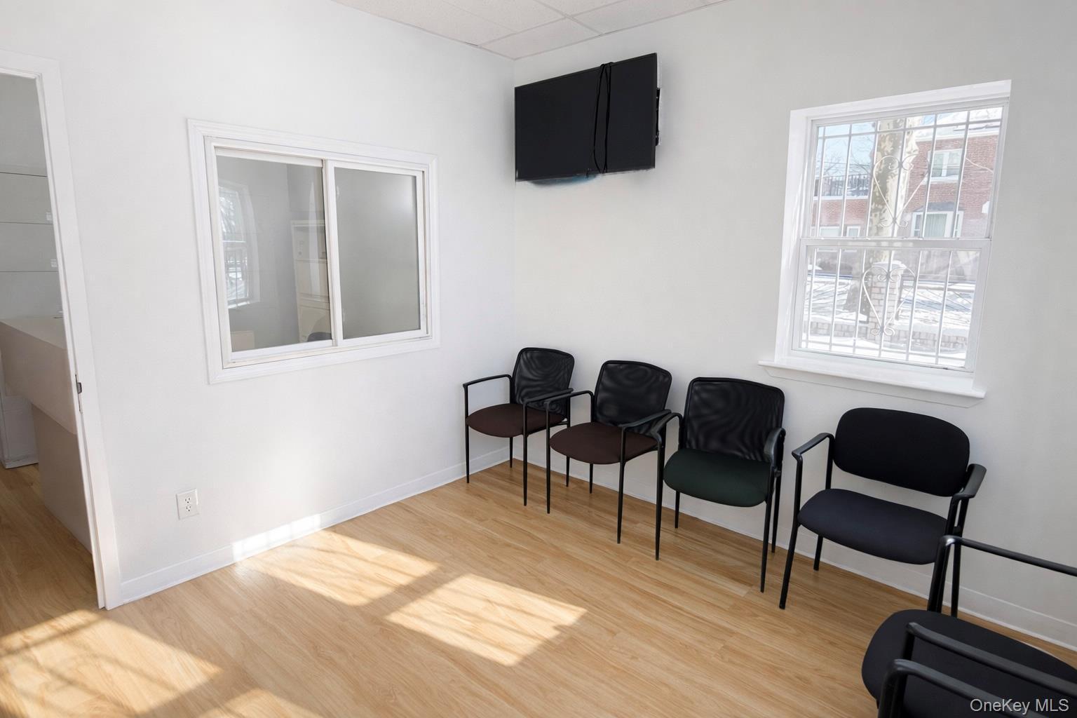 Commercial Lease Pelham  Bronx, NY 10469, MLS-956784-3