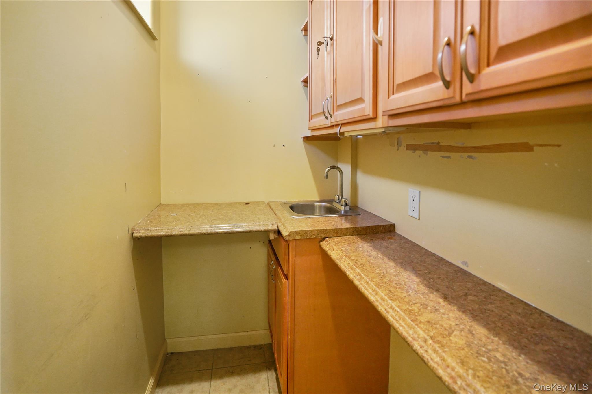 Commercial Lease 78th  Queens, NY 11366, MLS-956815-10