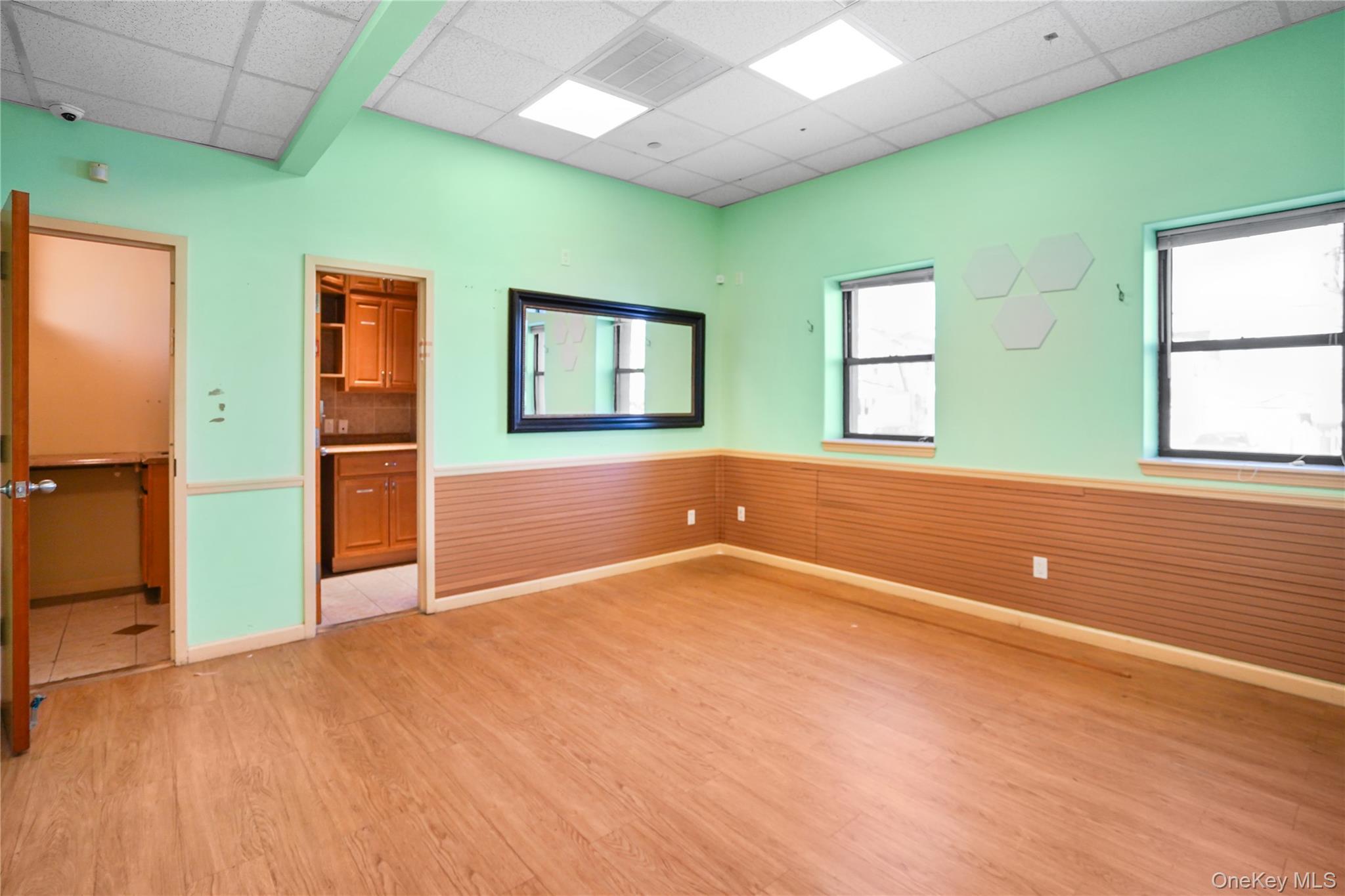 Commercial Lease 78th  Queens, NY 11366, MLS-956815-11