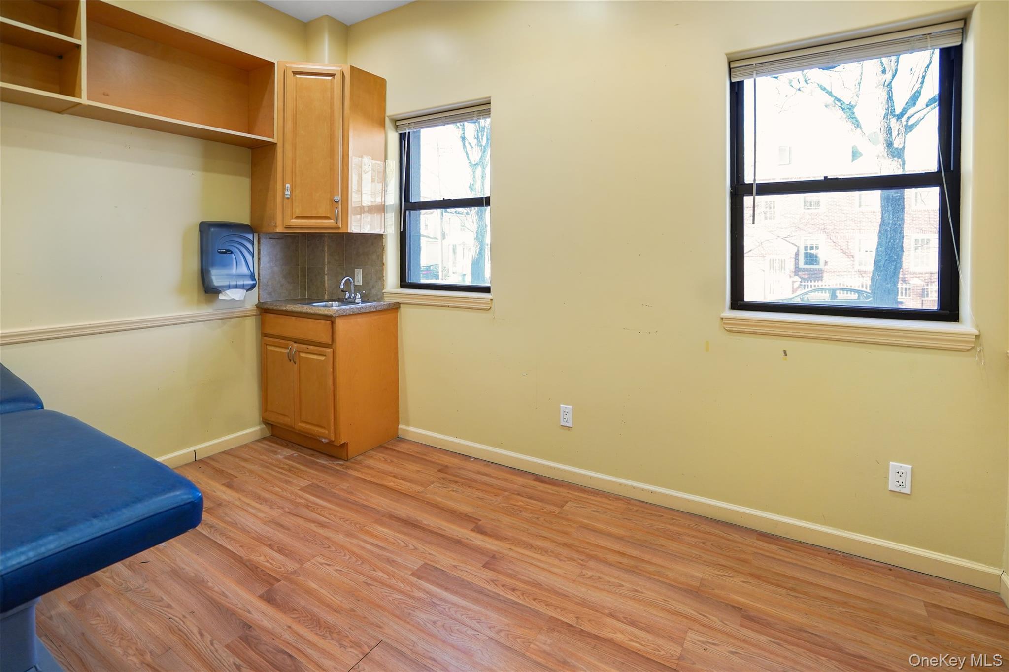 Commercial Lease 78th  Queens, NY 11366, MLS-956815-15