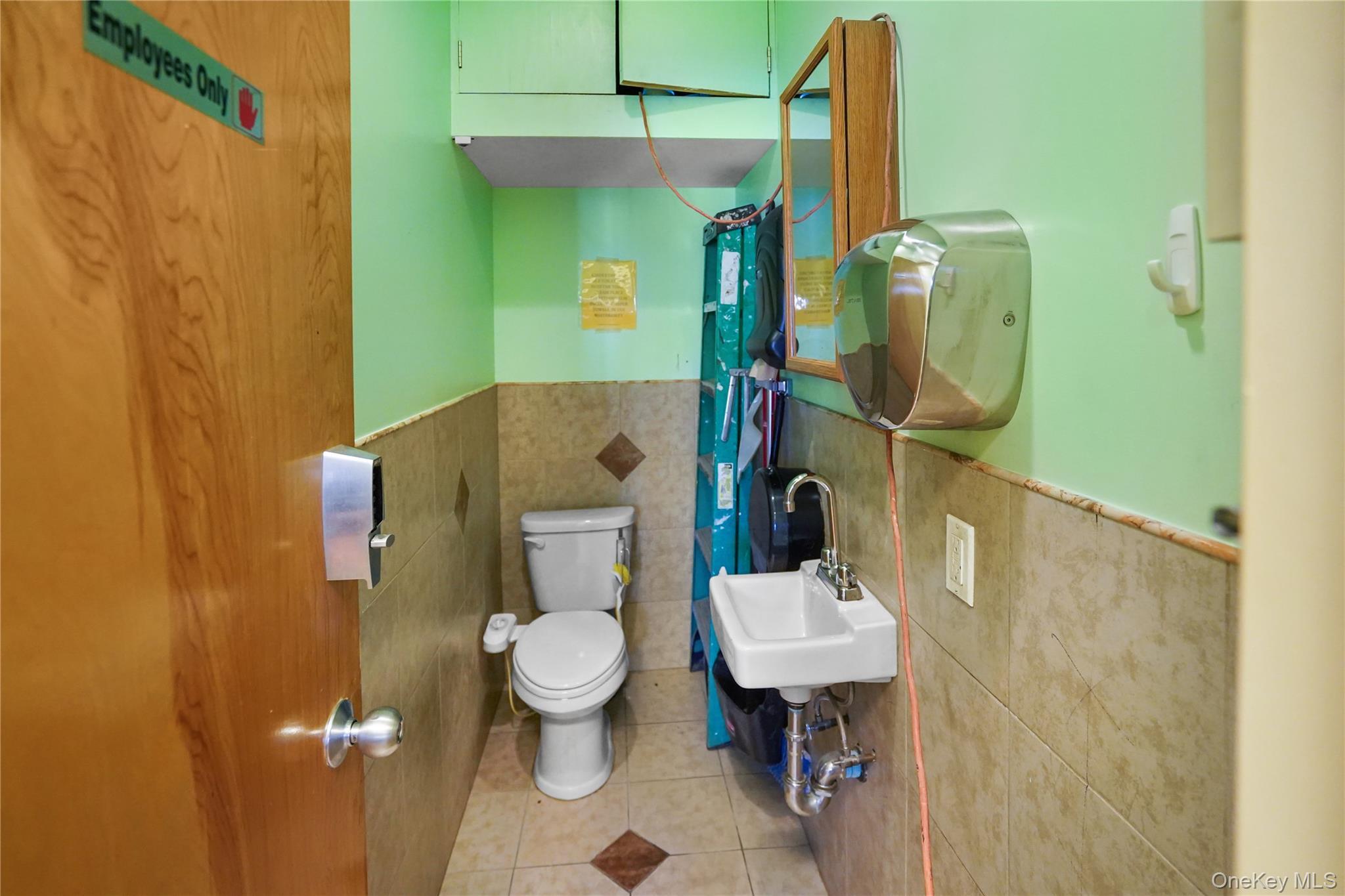 Commercial Lease 78th  Queens, NY 11366, MLS-956815-16