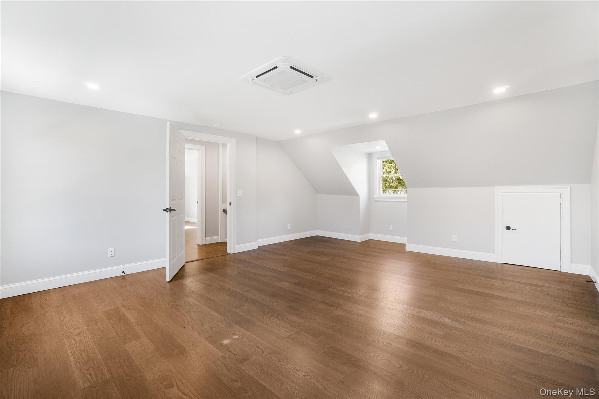 Single Family Hasbrouck  Dutchess County, NY 12603, MLS-956866-27