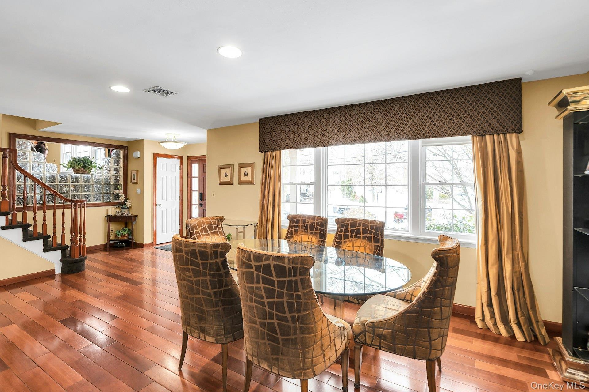 Single Family Ripley Nassau County, NY 11566, MLS-956874-10