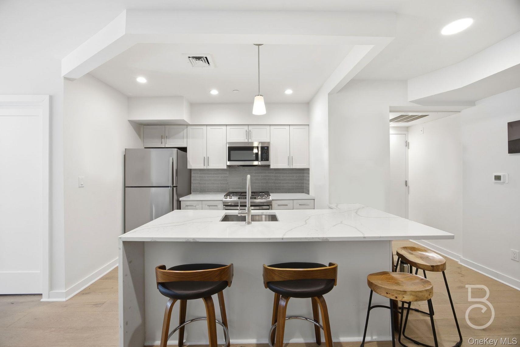 Condo 30th Queens, NY 11102, MLS-956876-3