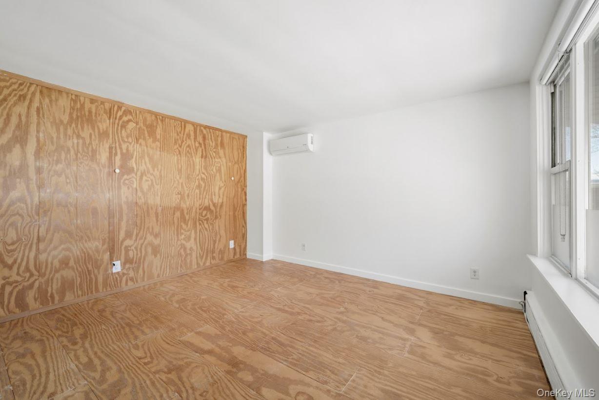 Single Family Jackie Robinson  Brooklyn, NY 11207, MLS-956890-13