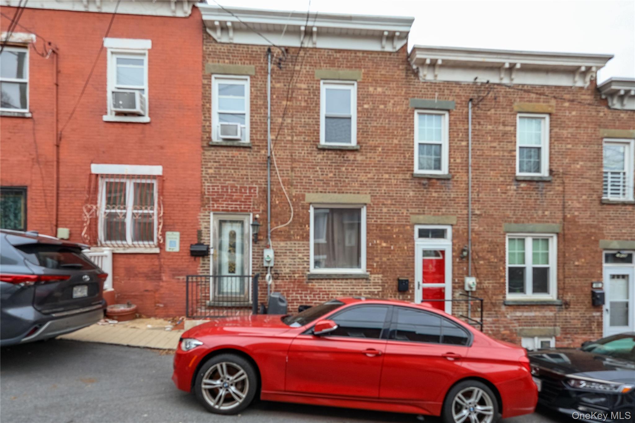 Single Family Moquette  Westchester County, NY 10703, MLS-956901-22