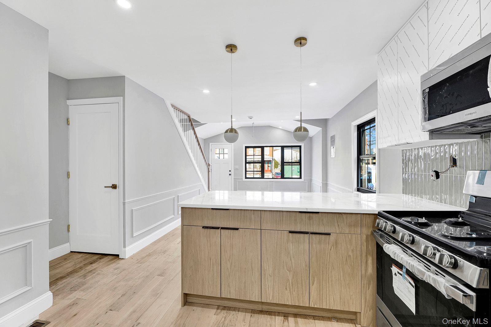 Single Family Foster  Brooklyn, NY 11236, MLS-956951-10