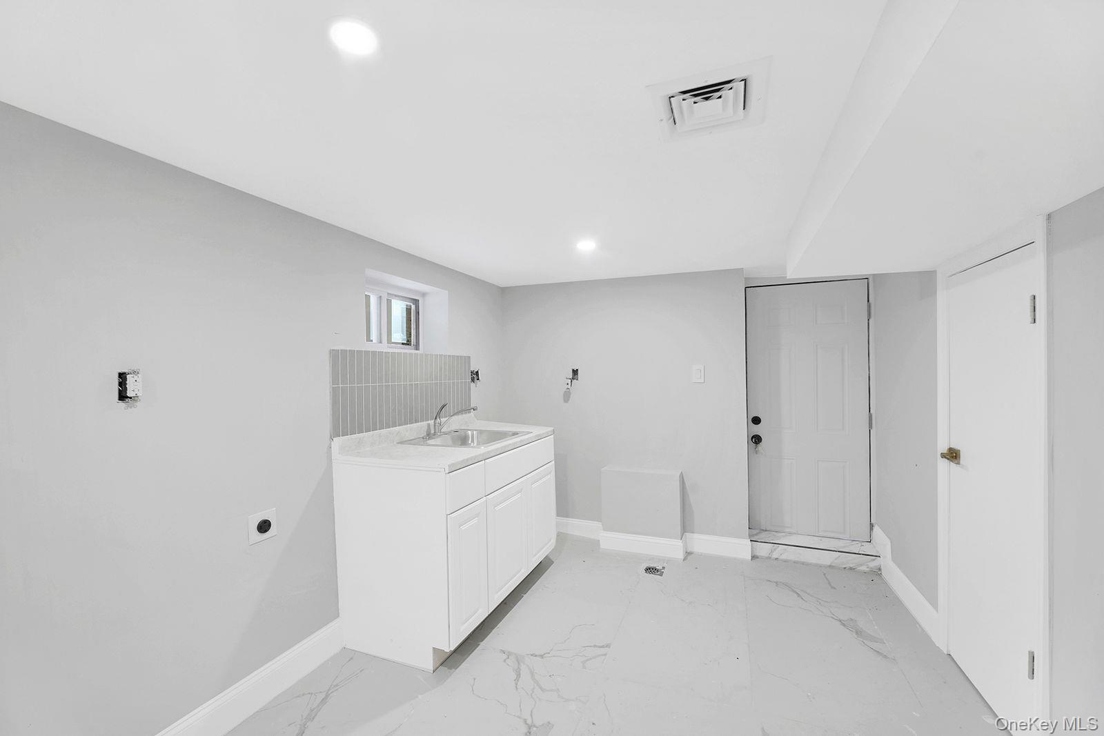 Single Family Foster  Brooklyn, NY 11236, MLS-956951-24