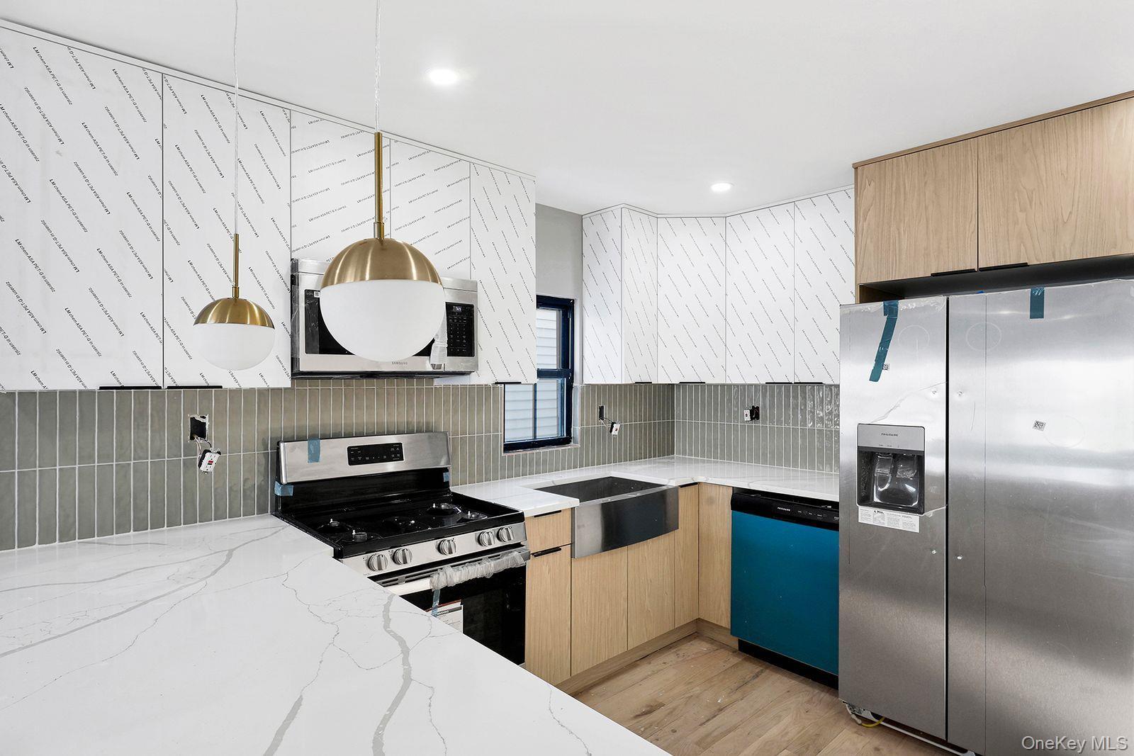 Single Family Foster  Brooklyn, NY 11236, MLS-956951-3