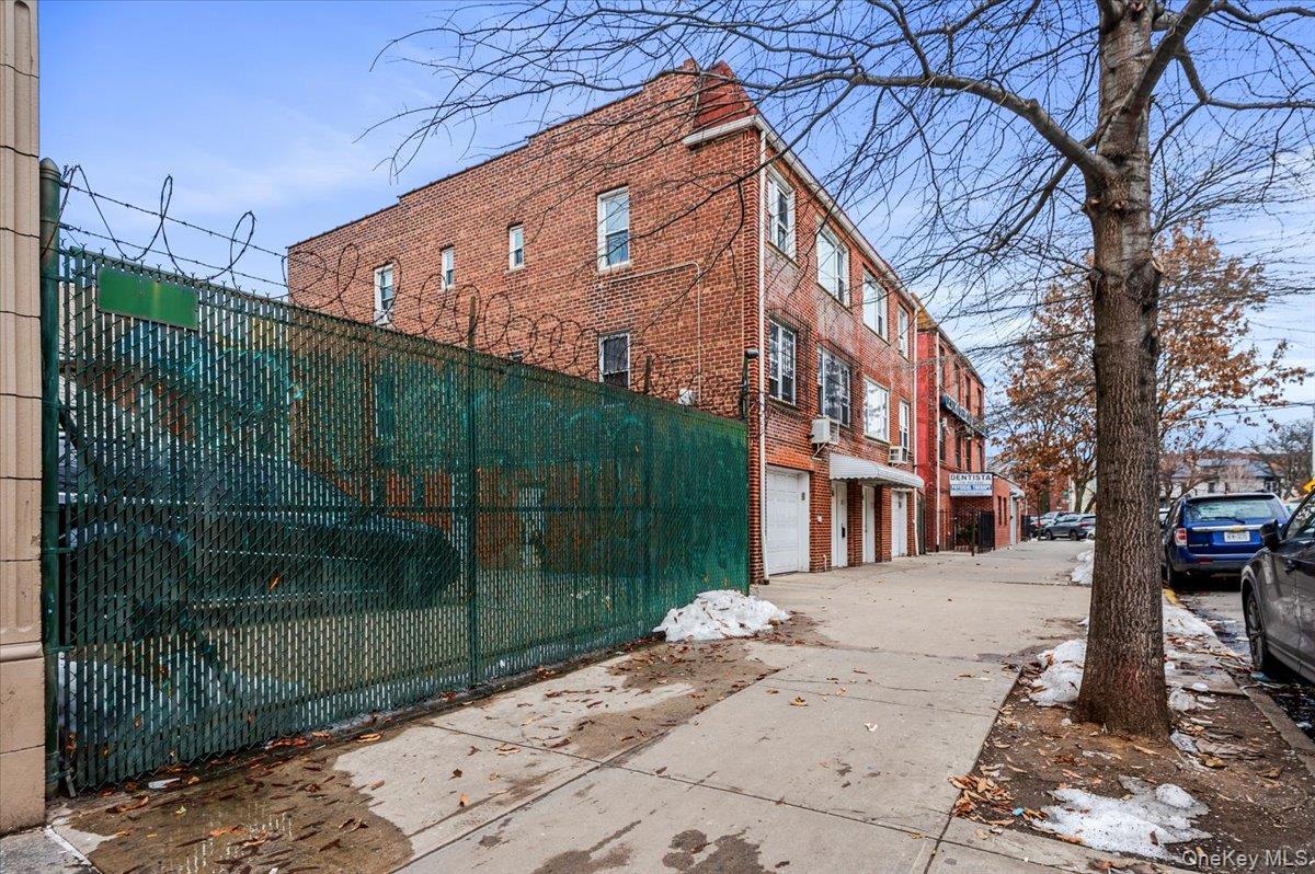 Single Family Elmhurst Queens, NY 11372, MLS-956967-15