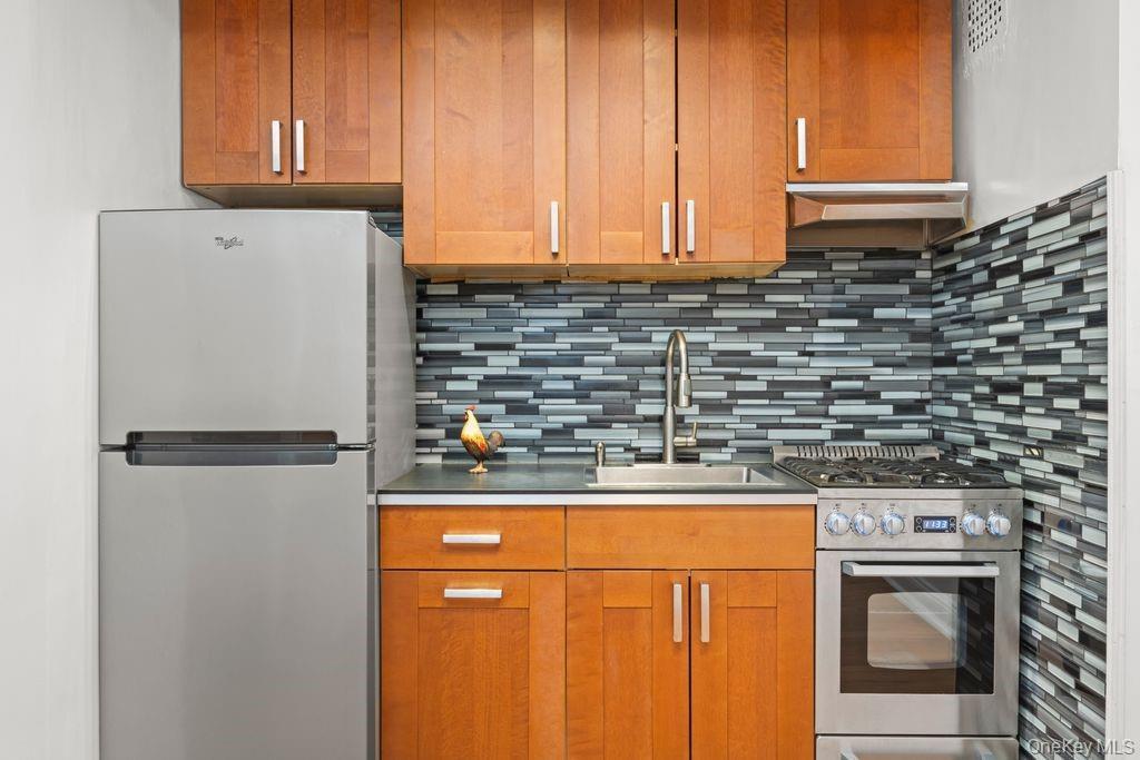 Coop Oliver  Brooklyn, NY 11209, MLS-957000-6