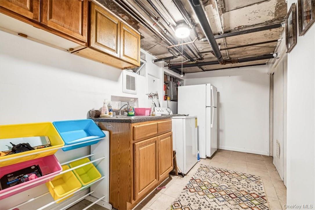 Single Family Sedgwick  Bronx, NY 10463, MLS-957027-25