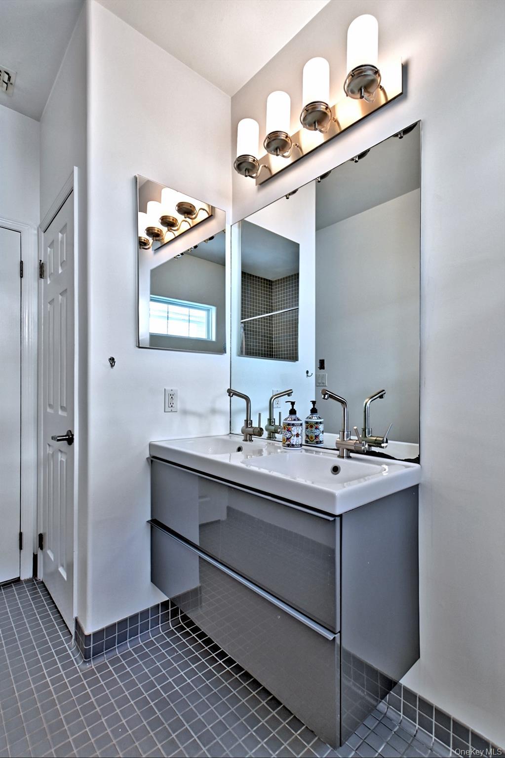 Condo Leisure  Suffolk County, NY 11961, MLS-957040-23