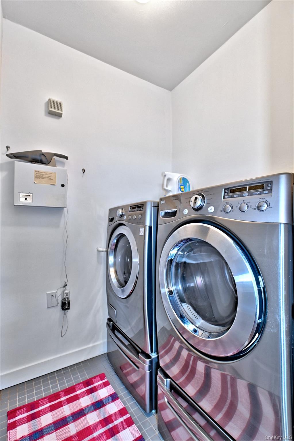 Condo Leisure  Suffolk County, NY 11961, MLS-957040-25