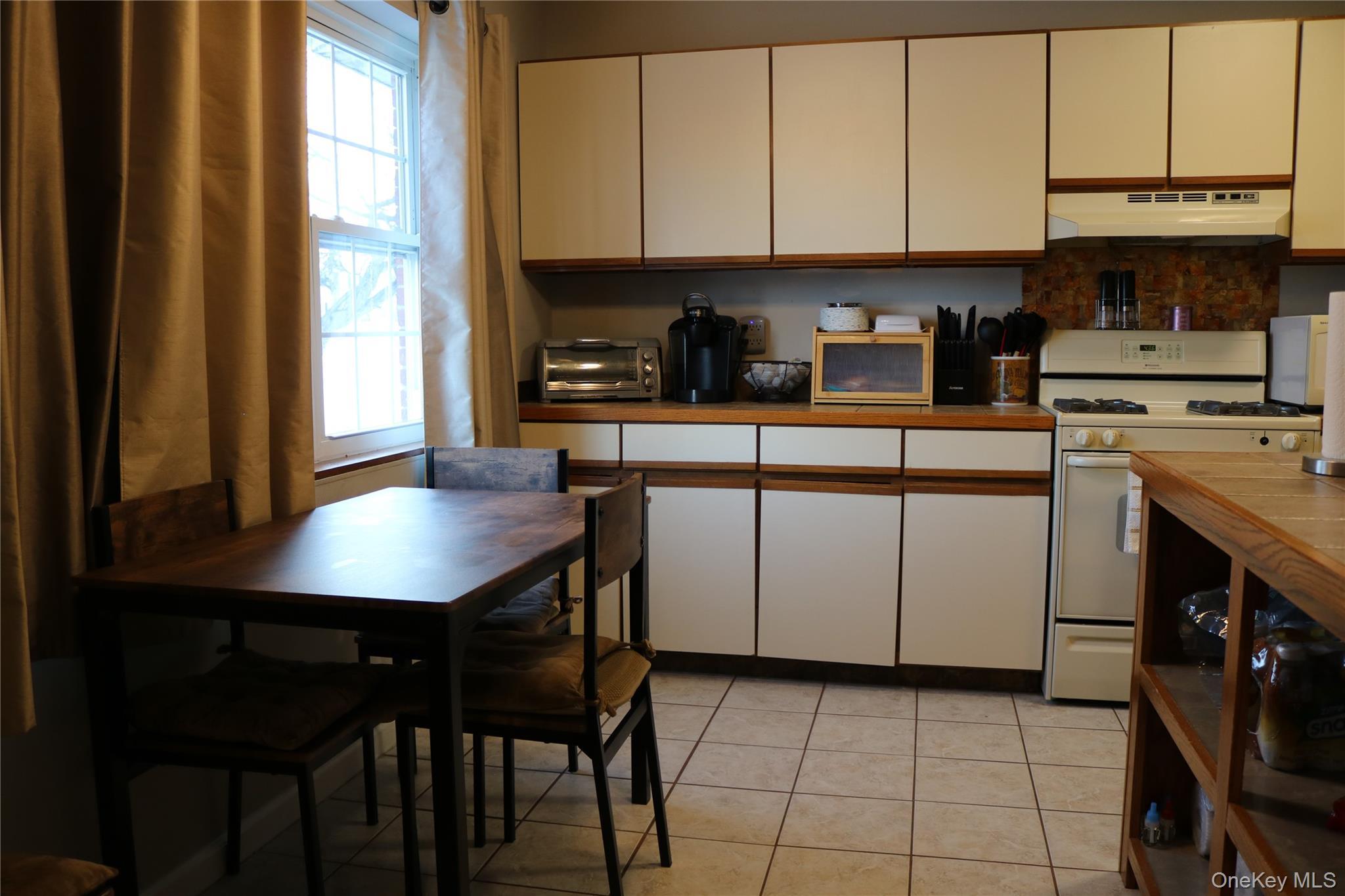 Condo Temple Hill  Orange County, NY 12553, MLS-957113-10