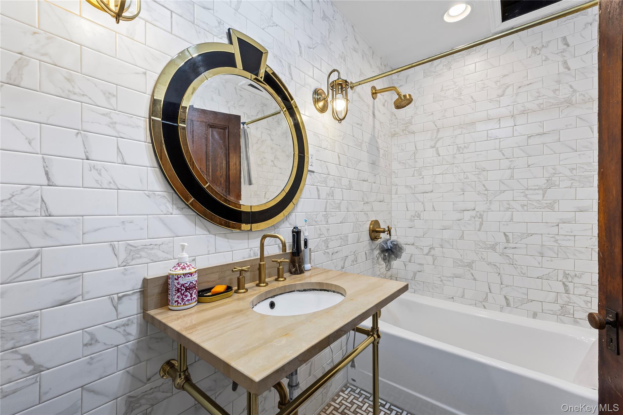 Single Family Putnam  Brooklyn, NY 11221, MLS-957163-18