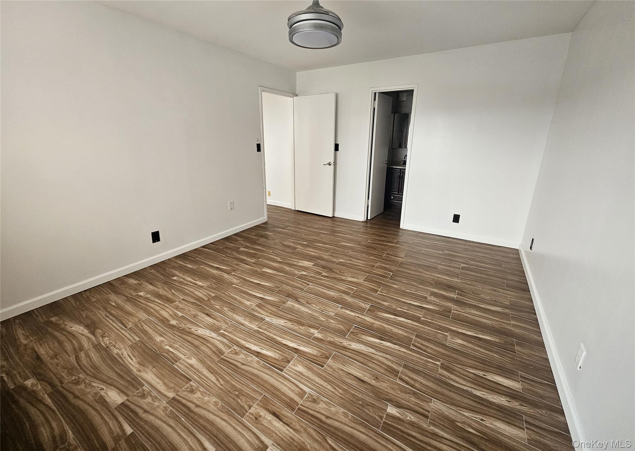 Condo Richmond  Nassau County, NY 11561, MLS-957174-10