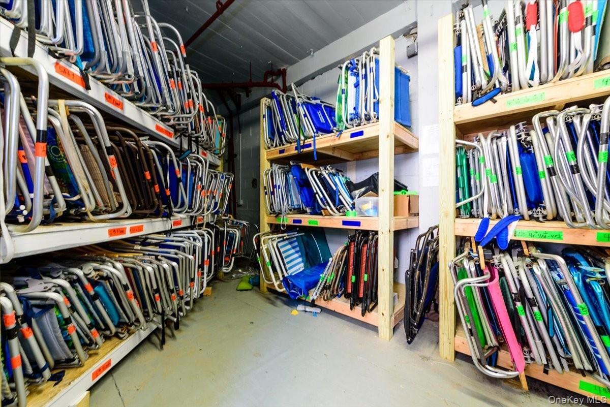 Condo Richmond  Nassau County, NY 11561, MLS-957174-16