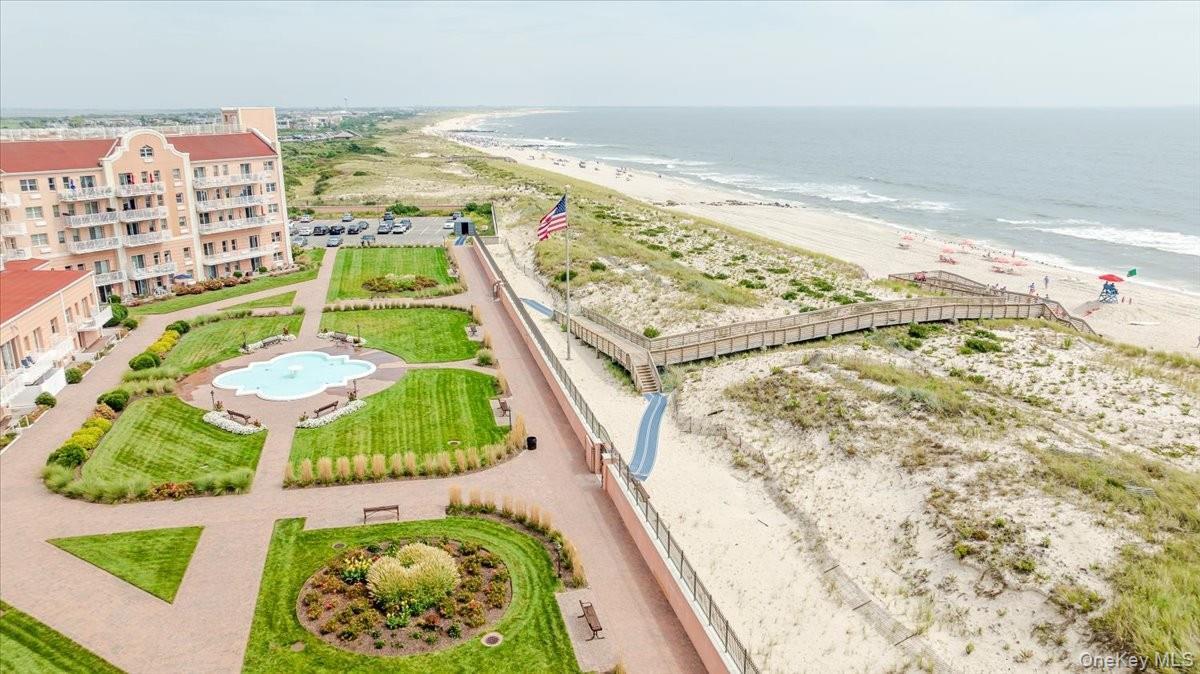 Condo Richmond  Nassau County, NY 11561, MLS-957174-22