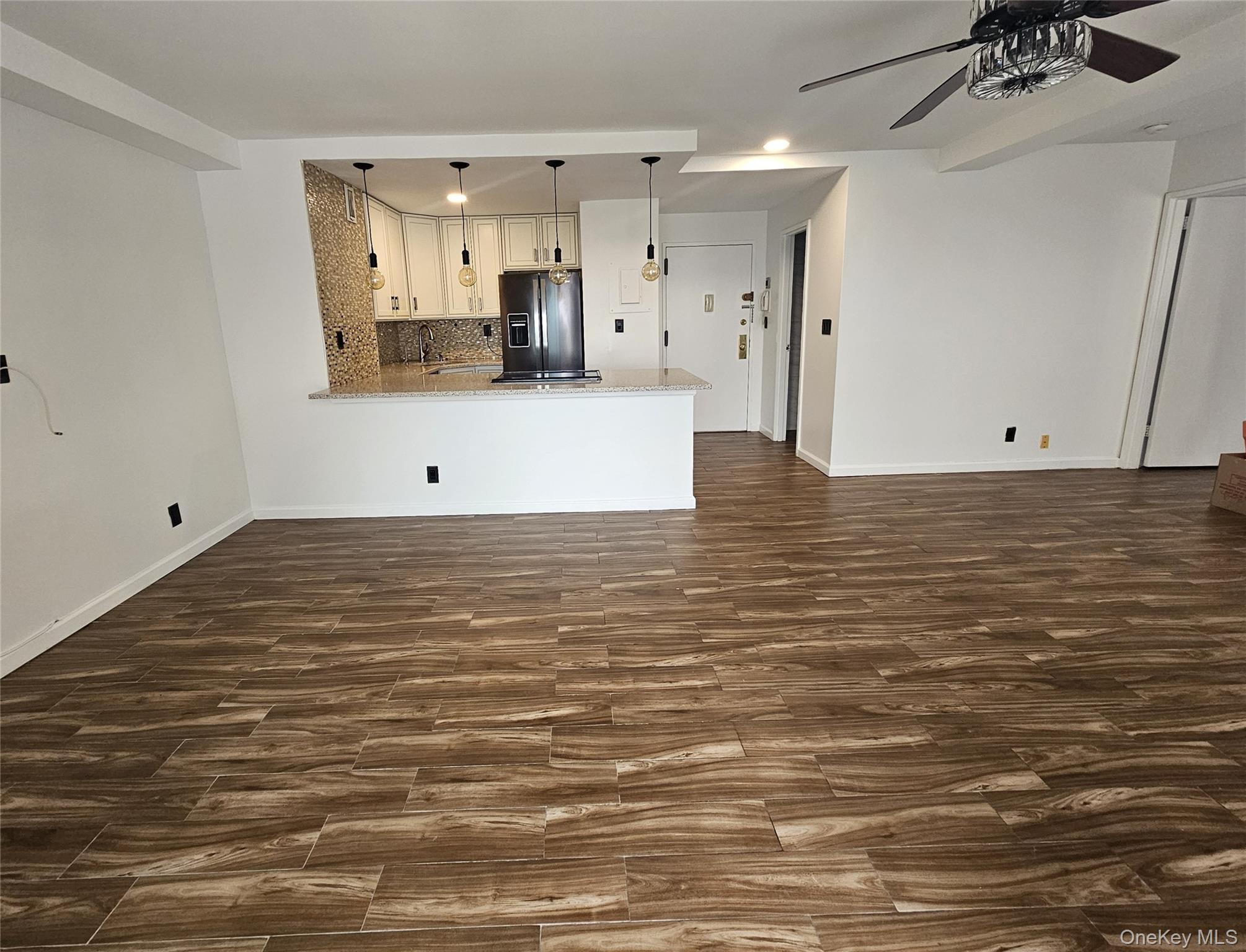 Condo Richmond  Nassau County, NY 11561, MLS-957174-6