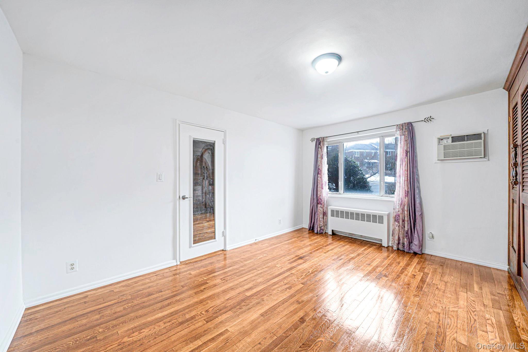 Coop Bell Blvd  Queens, NY 11360, MLS-957177-14