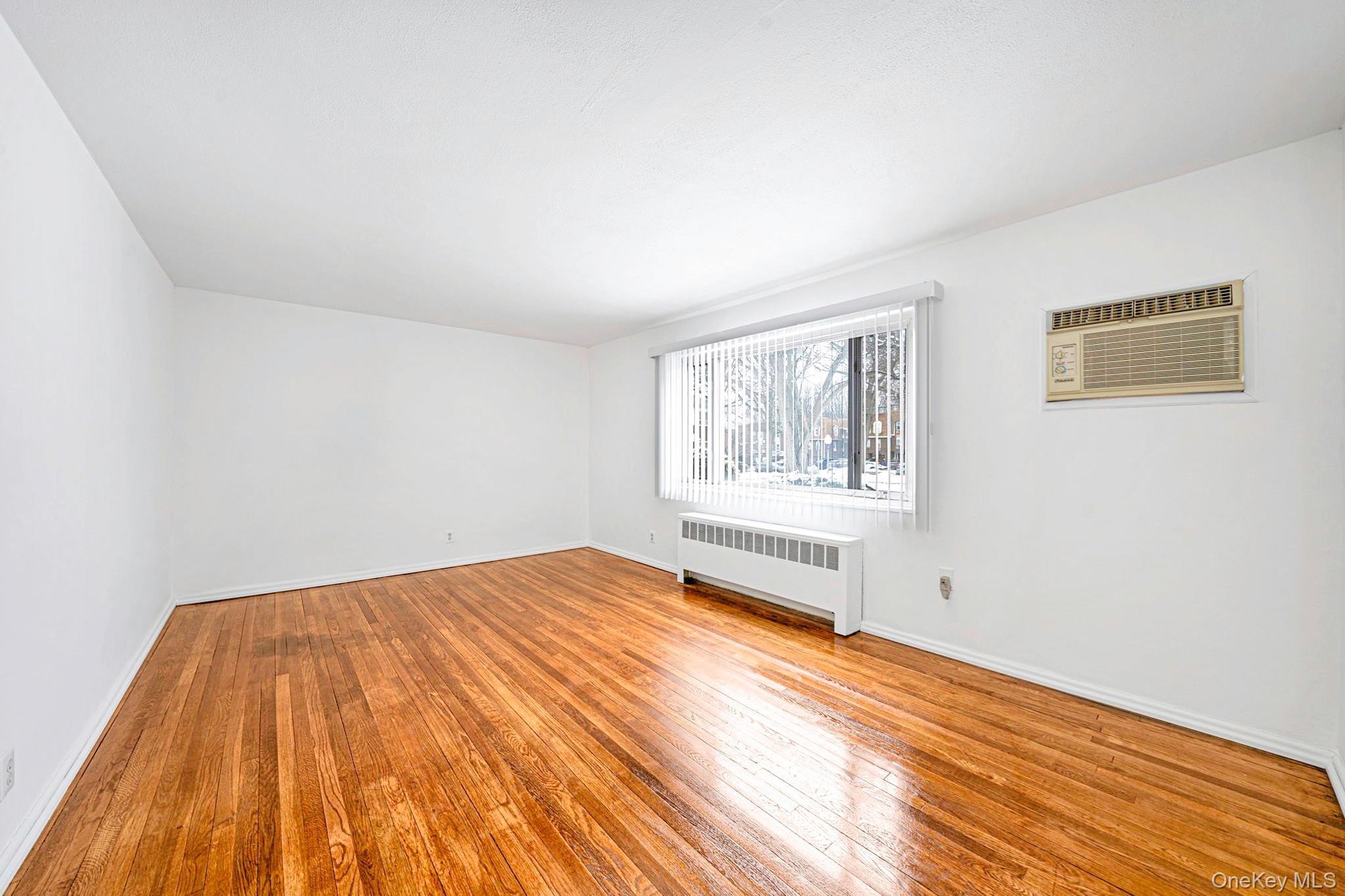 Coop Bell Blvd  Queens, NY 11360, MLS-957177-6