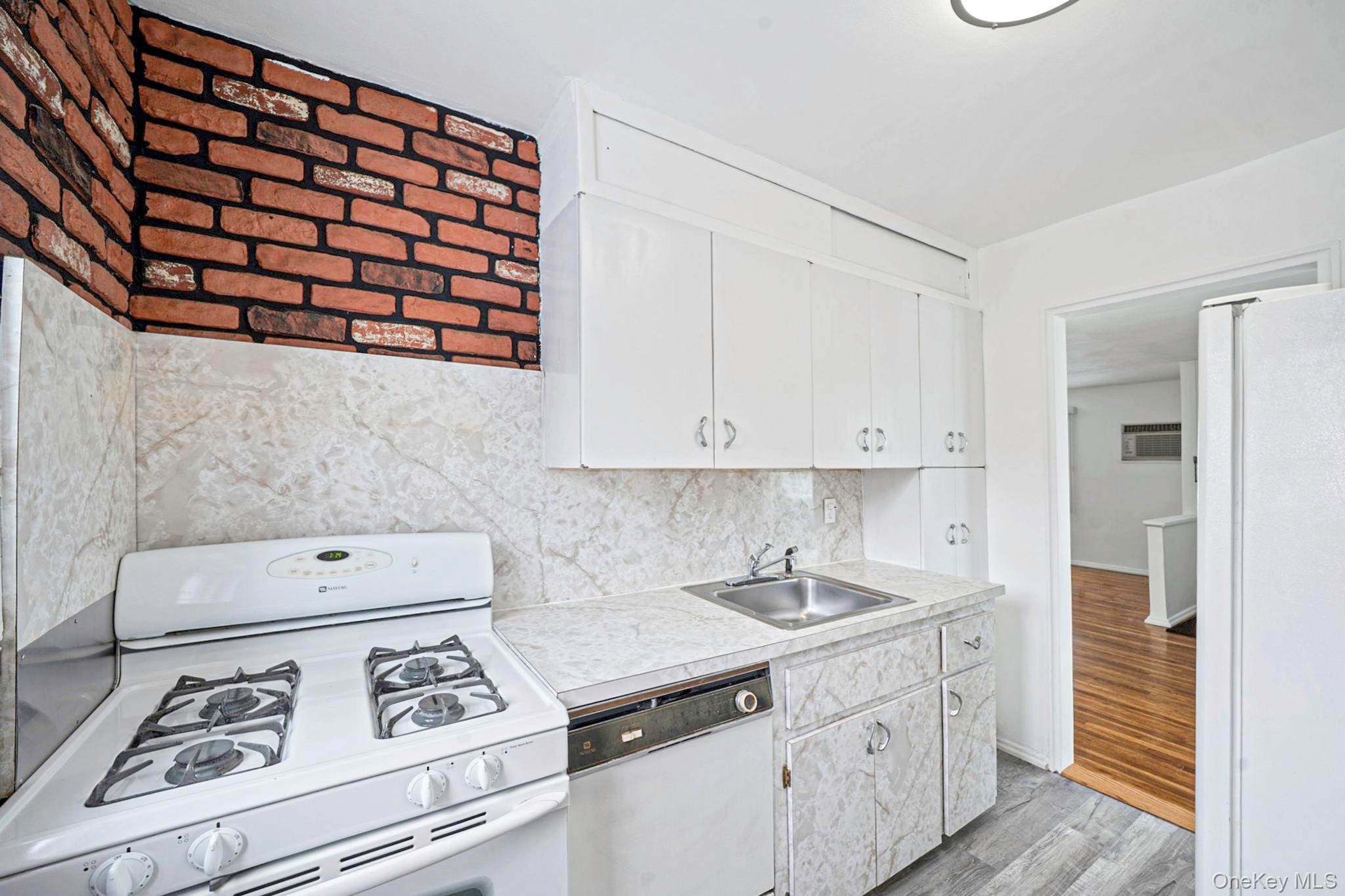 Coop Bell Blvd  Queens, NY 11360, MLS-957177-9