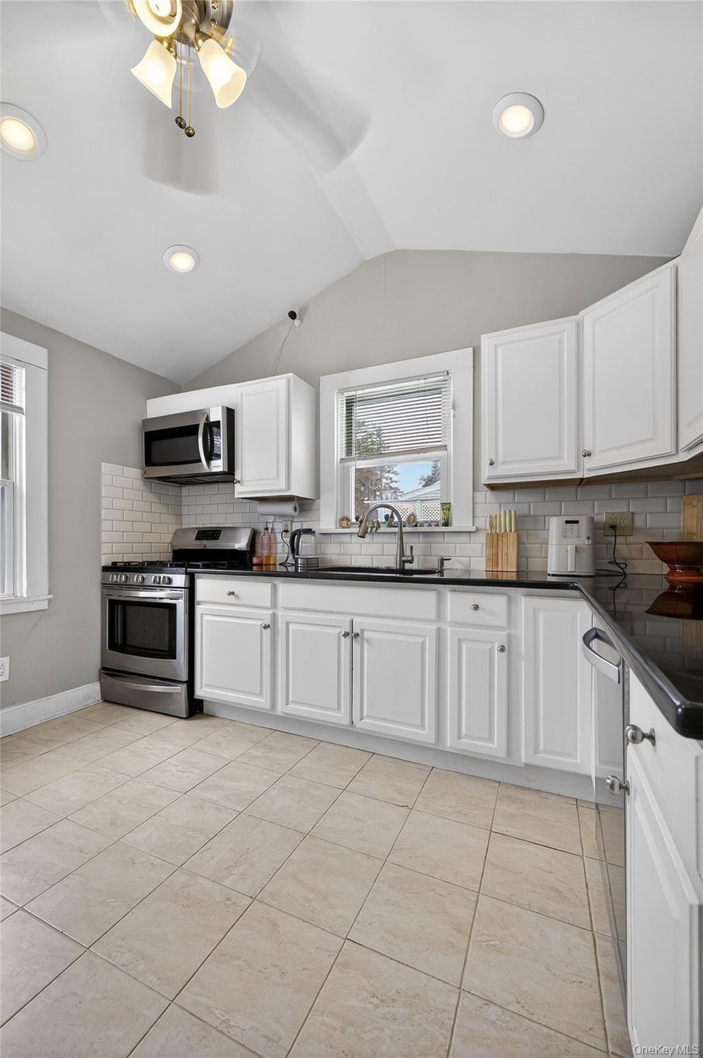 Single Family Perry Avenue Nassau County, NY 11709, MLS-957217-15