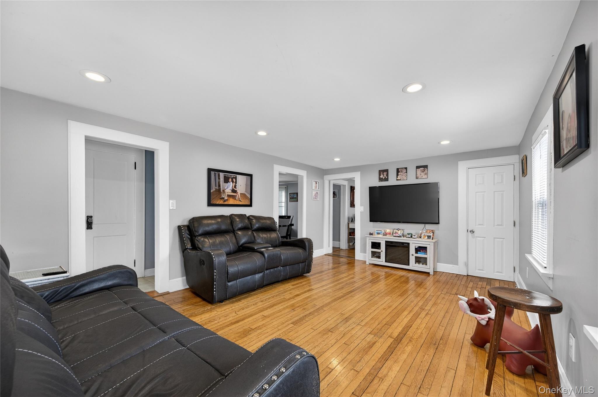 Single Family Perry Avenue Nassau County, NY 11709, MLS-957217-6