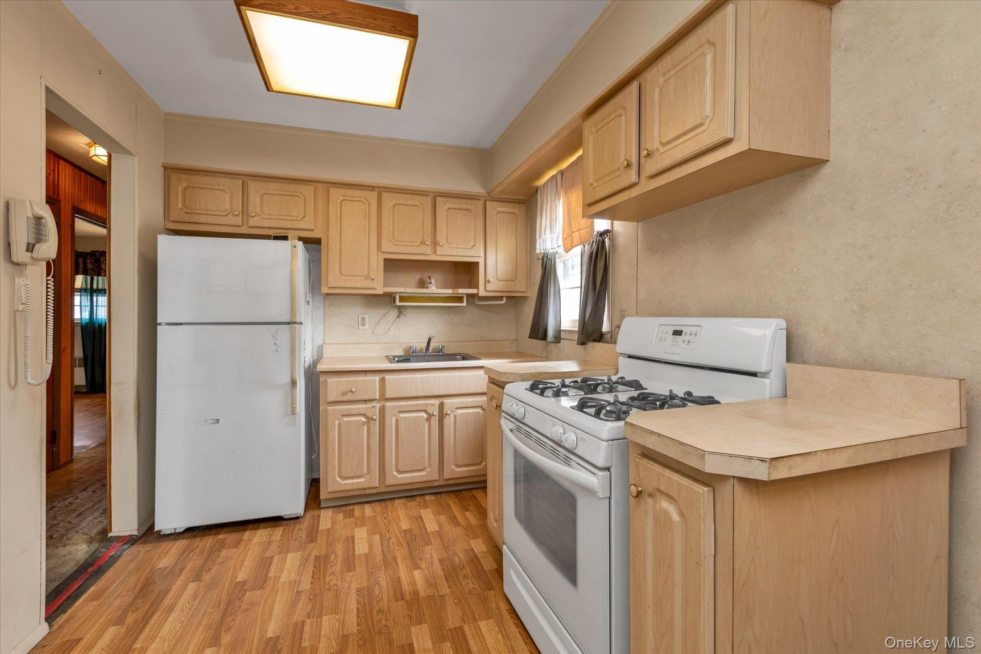 Single Family Hunter  Nassau County, NY 11580, MLS-957257-10