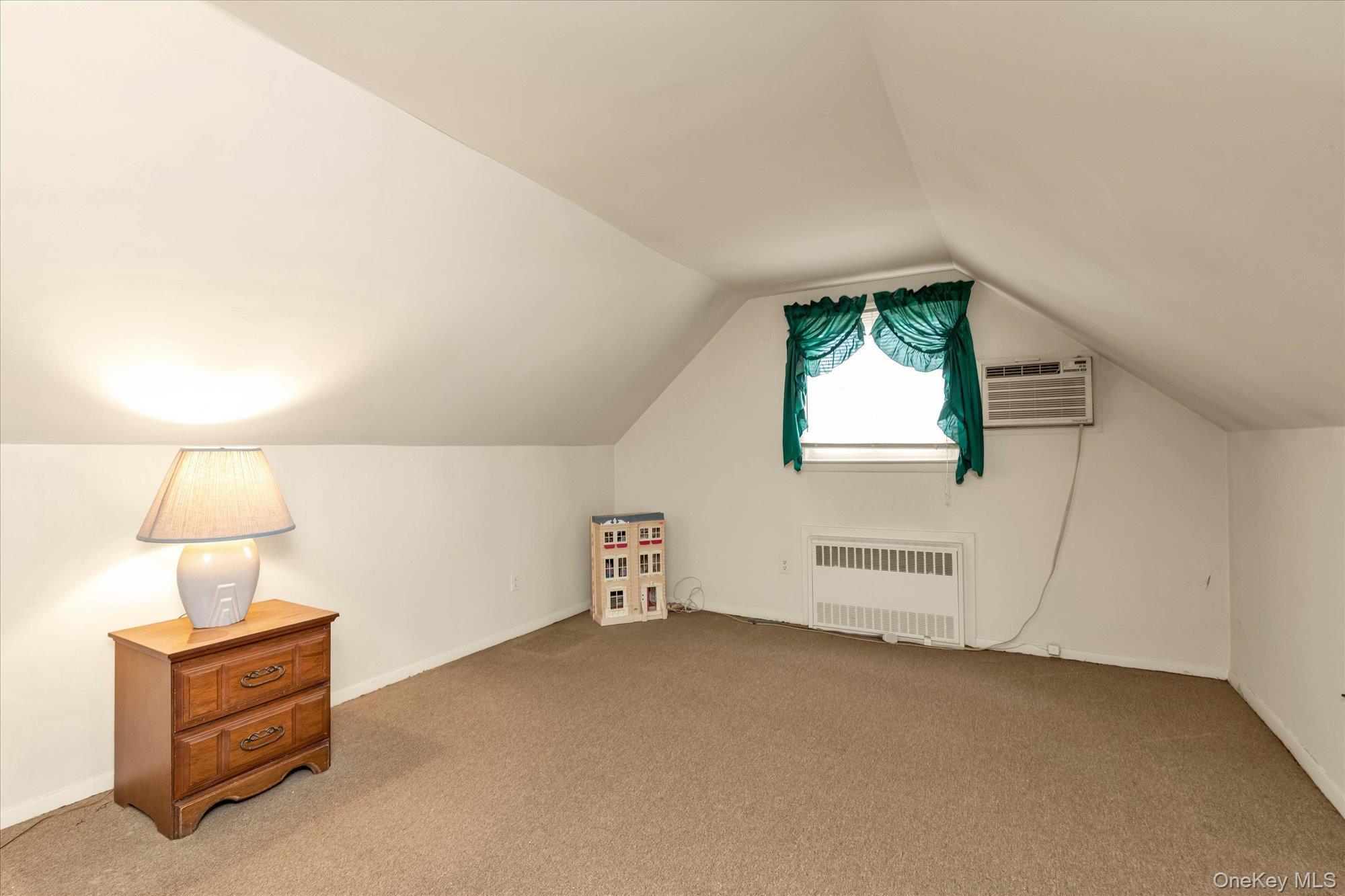 Single Family Hunter  Nassau County, NY 11580, MLS-957257-16