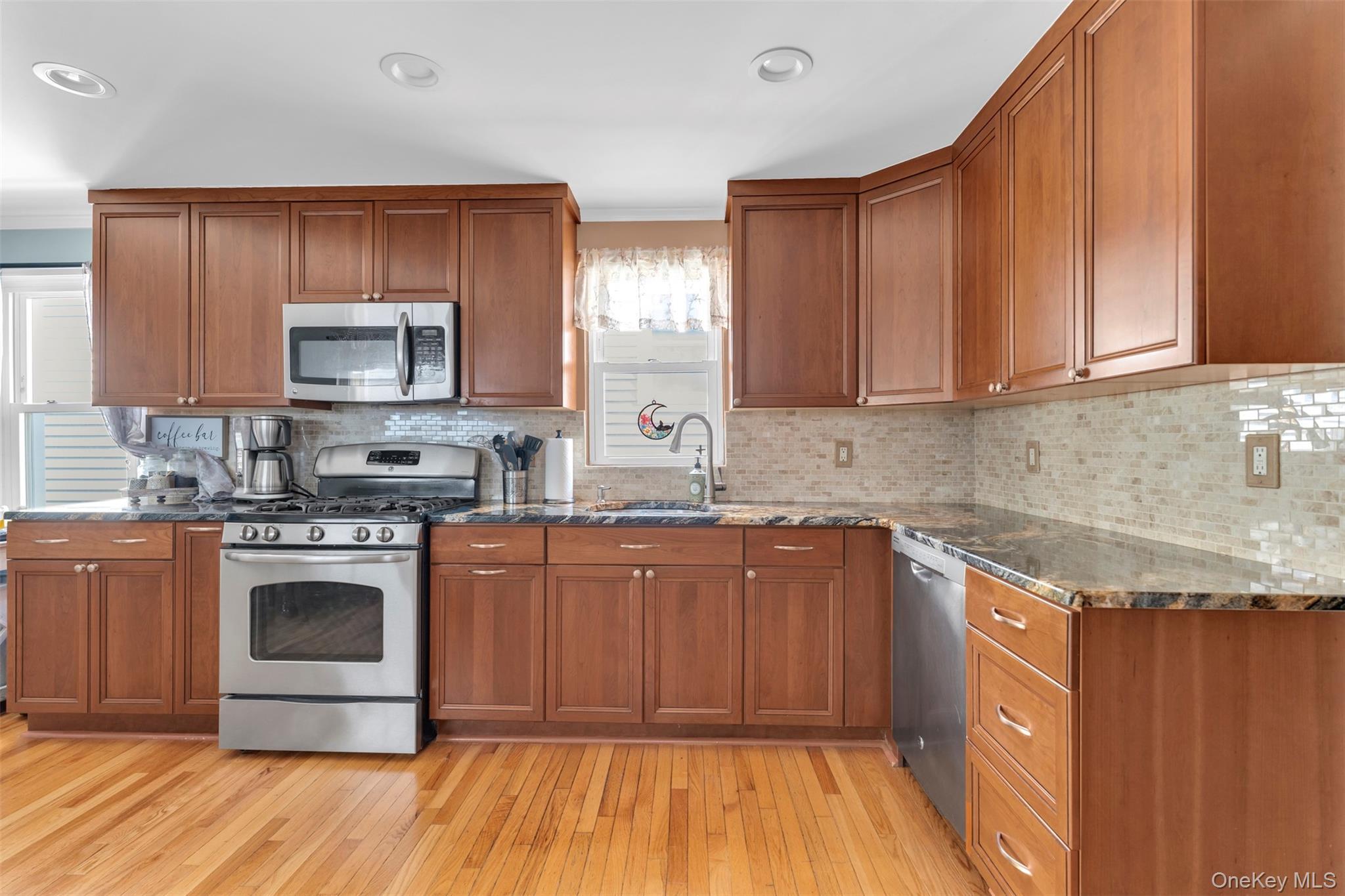 Single Family Tier  Bronx, NY 10464, MLS-957308-10