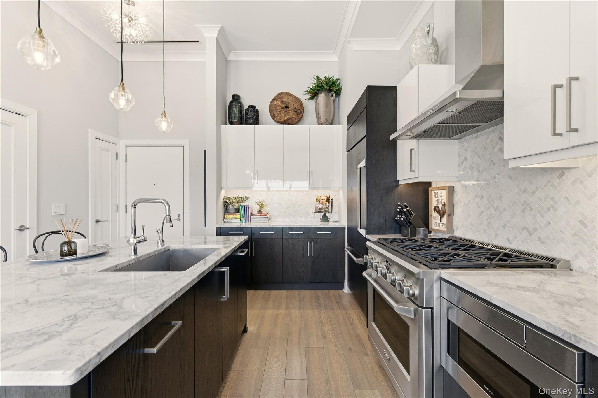 Condo Garvies Point  Nassau County, NY 11542, MLS-957314-3