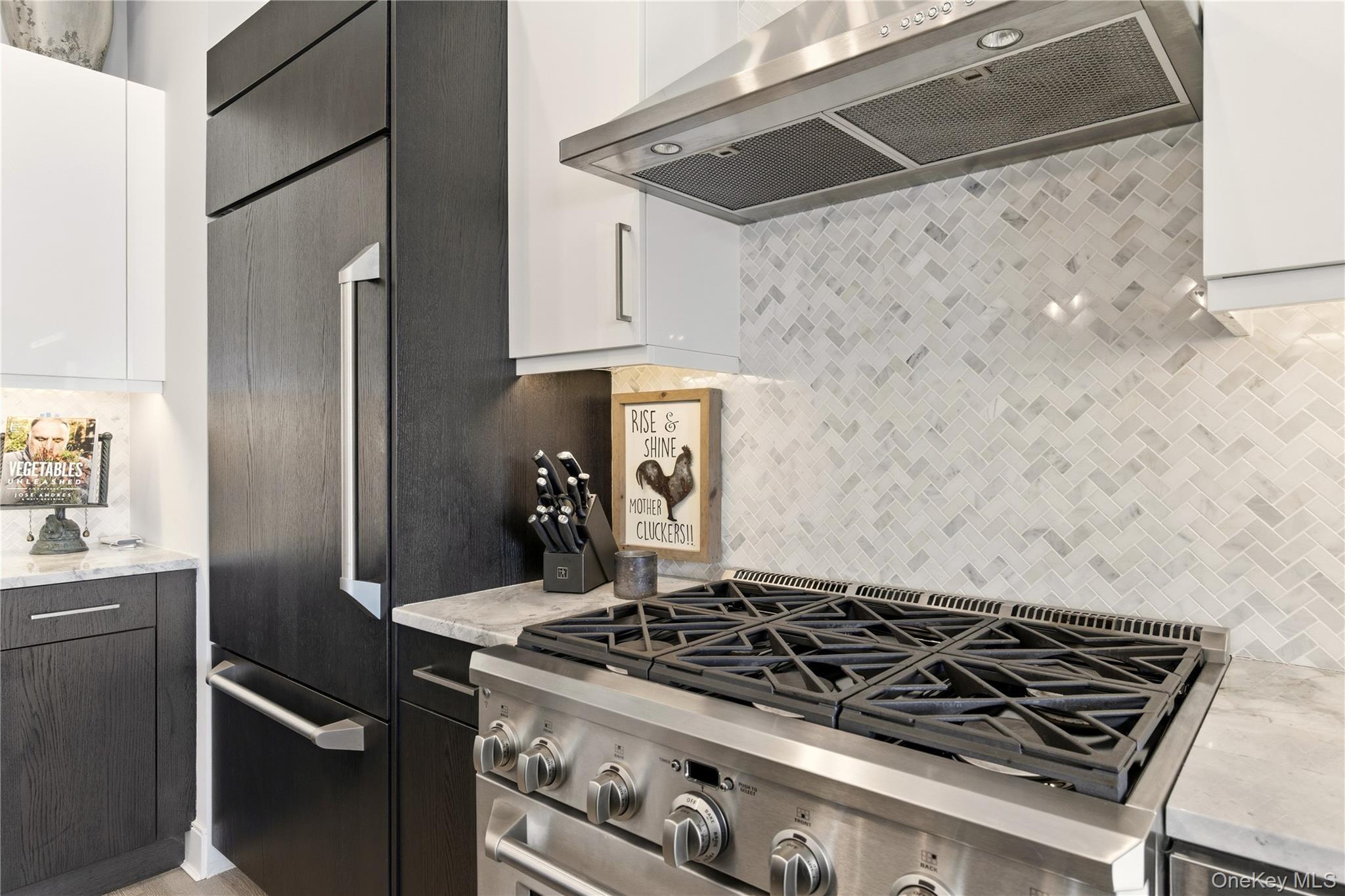 Condo Garvies Point  Nassau County, NY 11542, MLS-957314-4