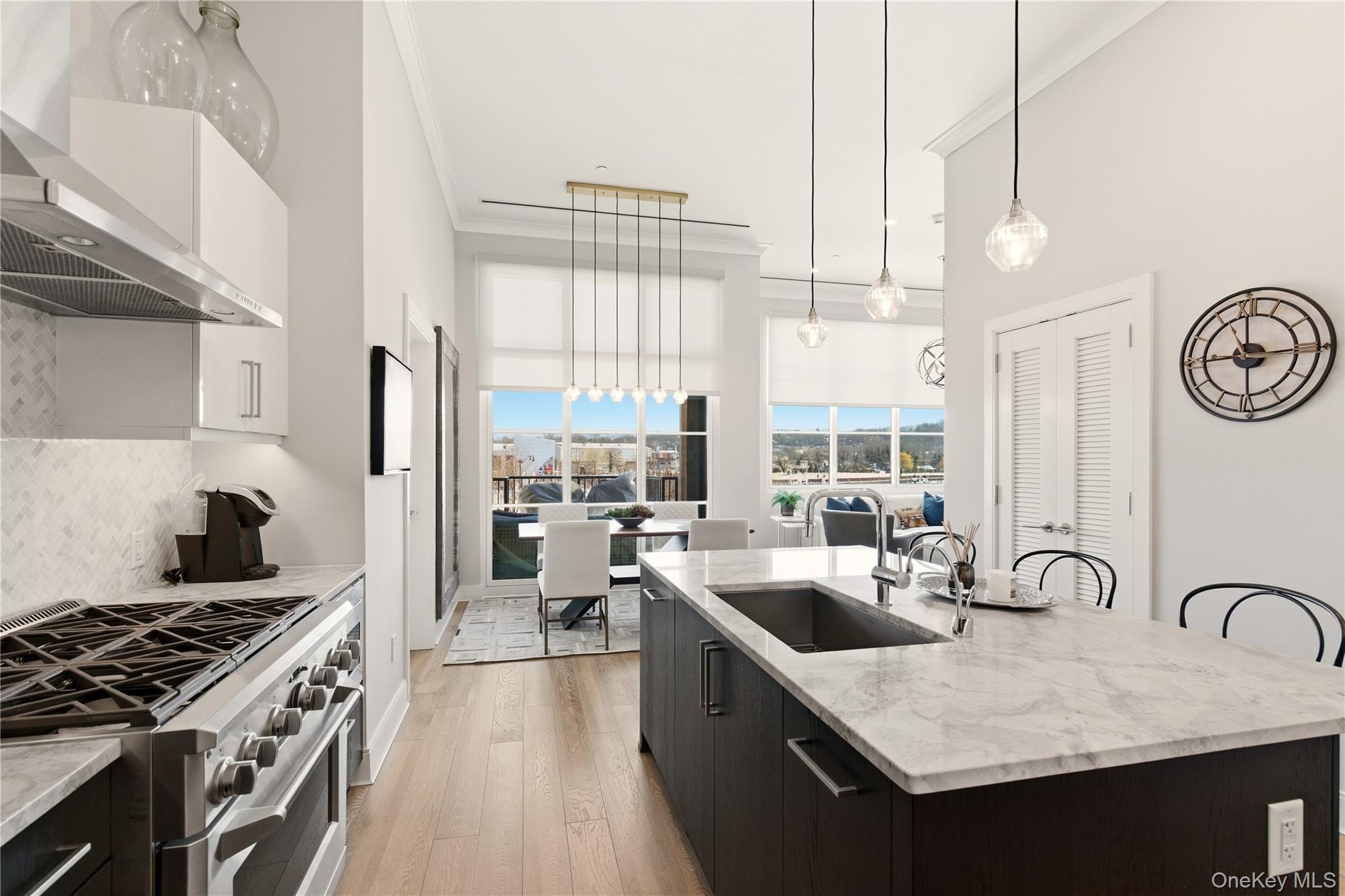 Condo Garvies Point  Nassau County, NY 11542, MLS-957314-5