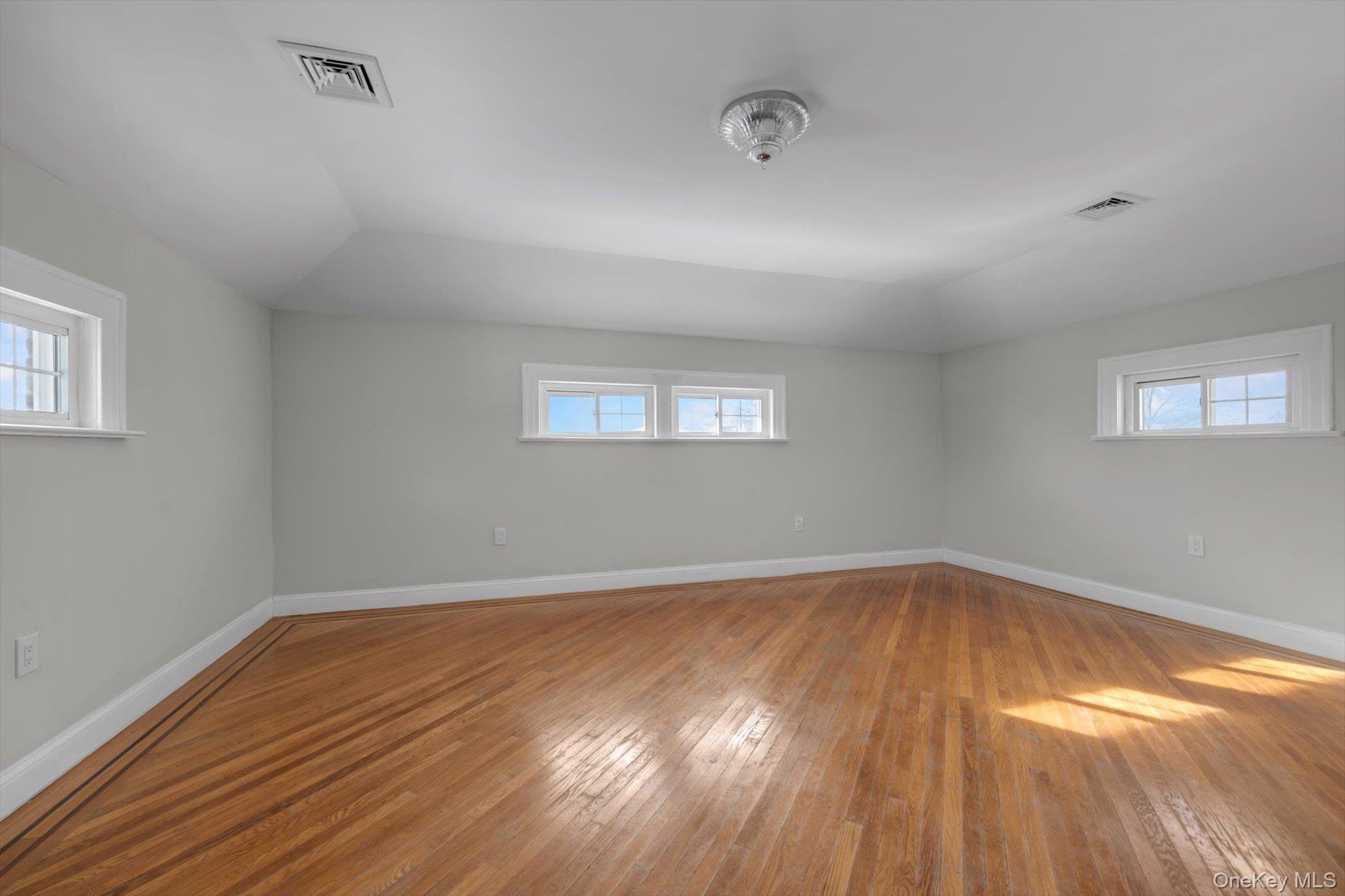 Single Family 194th  Queens, NY 11412, MLS-957327-21